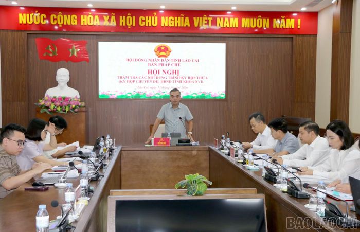 Quang cảnh hội nghị thẩm tra.