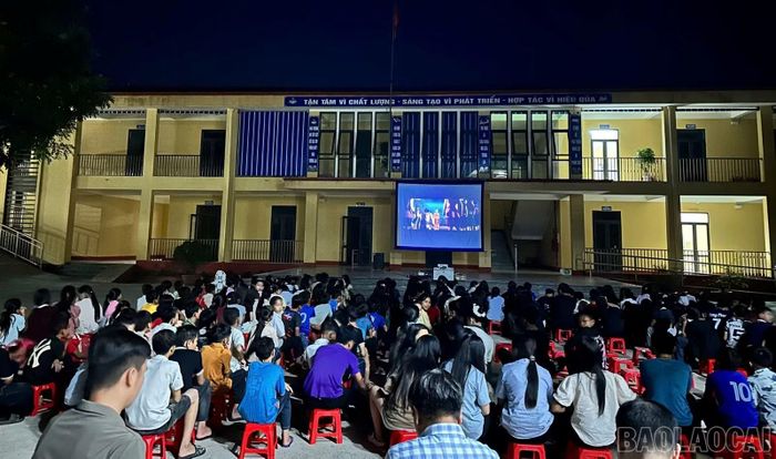 Nhiều bộ phim ý nghĩa về Đảng, Bác Hồ, sự nghiệp giải phóng dân tộc và phòng, chống ma túy được trình chiếu tại các trường học. Ảnh: CTV.