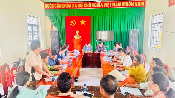 Quang cảnh hội nghị đối thoại với các hộ dân về phương án bồi thường, hỗ trợ Dự án hồ chứa nước Ka Pét