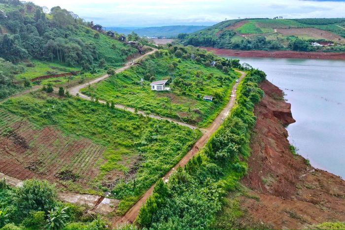 Khu vực hồ Đắk Lông Thượng, xã Bảo Lâm 2 đã xảy ra tình trạng sụt lún, sạt trượt từ giữa tháng 9/2026