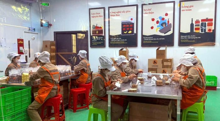 Một xưởng sản xuất chế biến nông sản tại địa phương