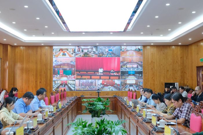 Các tỉnh báo cáo tình hình địa phương qua hình thức trực tuyến
