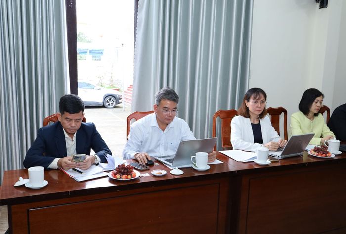 Thành viên Đoàn công tác Học viện Chính trị khu vực II dự buổi làm việc