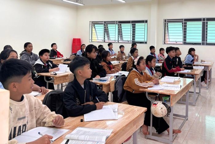 Học sinh học tập tại Trường Phổ thông nội trú Tiểu học và THCS Quảng Trực