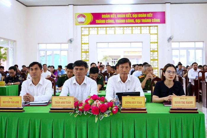 Lãnh đạo Liên minh HTX tỉnh Lâm Đồng cùng lãnh đạo xã Quảng Trực dự hội nghị gặp mặt doanh nghiệp, hợp tác xã, nhà đầu tư