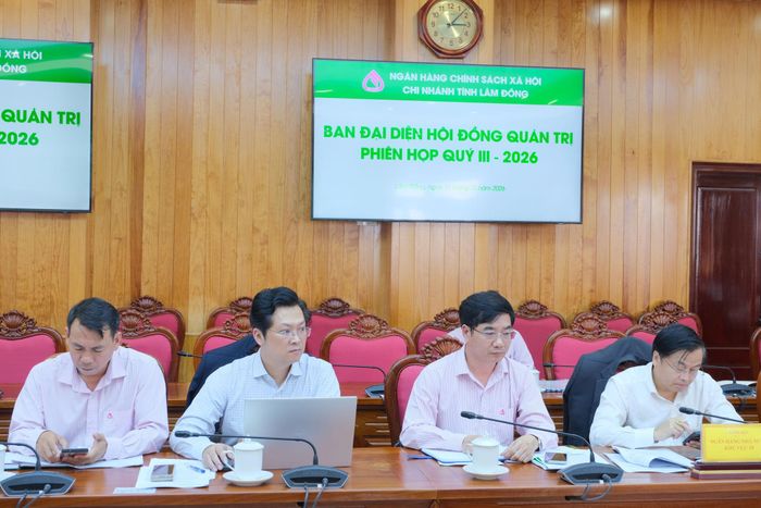 Các đại biểu tham dự phiên họp