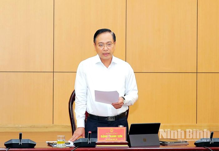 Đồng chí Đặng Thanh Sơn, Ủy viên Ban Thường vụ Tỉnh ủy, Phó Chủ tịch UBND tỉnh phát biểu tại hội nghị.