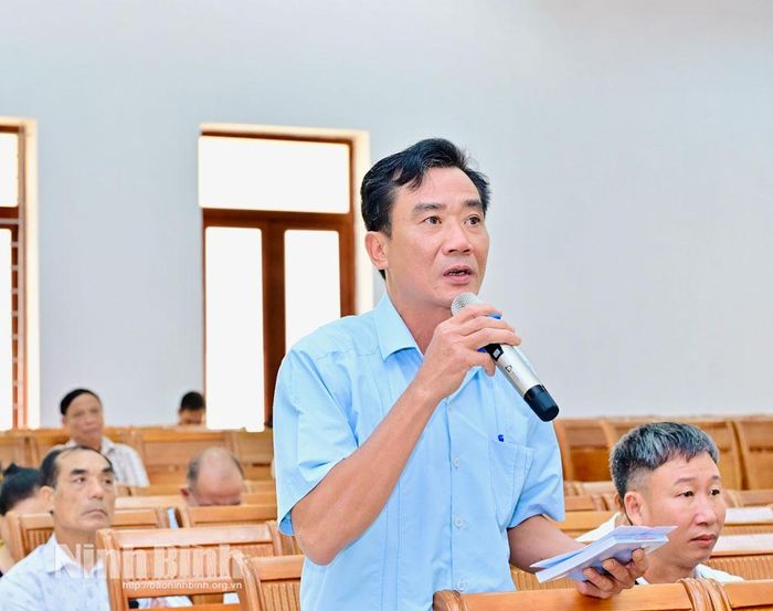 Đại diện nhân dân nêu ý kiến tại hội nghị đối thoại.