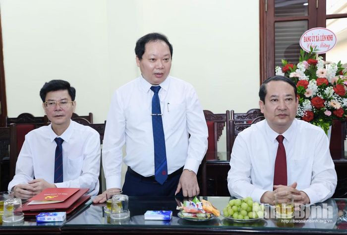 Đồng chí Vũ Hồng Hiên, Ủy viên Ban Thường vụ Tỉnh ủy, Chủ nhiệm Ủy ban Kiểm tra Tỉnh ủy phát biểu cảm ơn sự quan tâm của Tỉnh ủy, HĐND, UBND, Ủy ban MTTQ Việt Nam tỉnh.