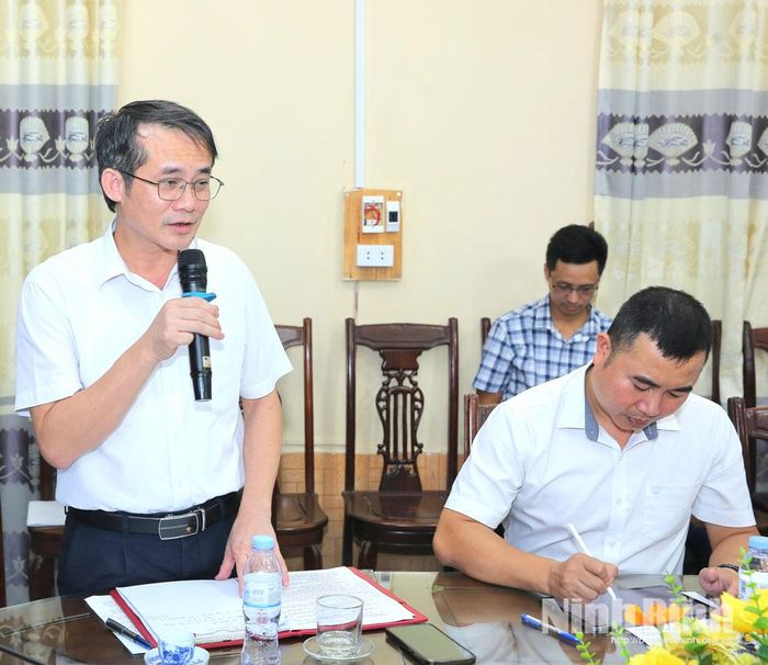 Lãnh đạo xã Ninh Cường phát biểu tại hội nghị.