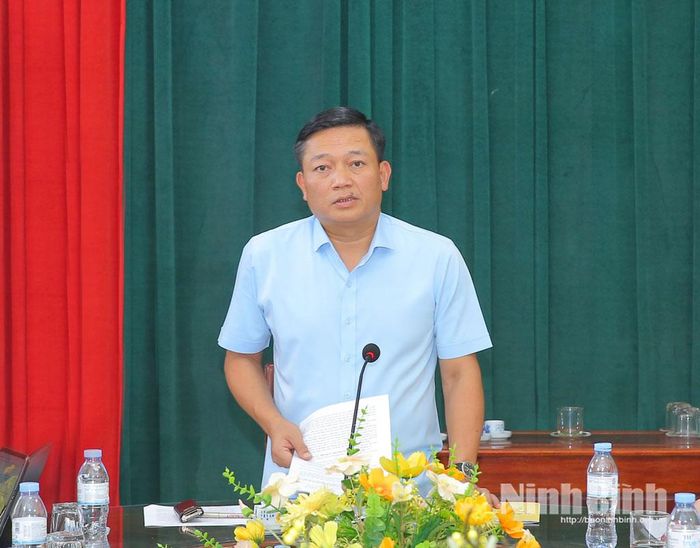 Đồng chí Phó Chủ tịch UBND tỉnh Nguyễn Cao Sơn phát biểu kết luận hội nghị.
