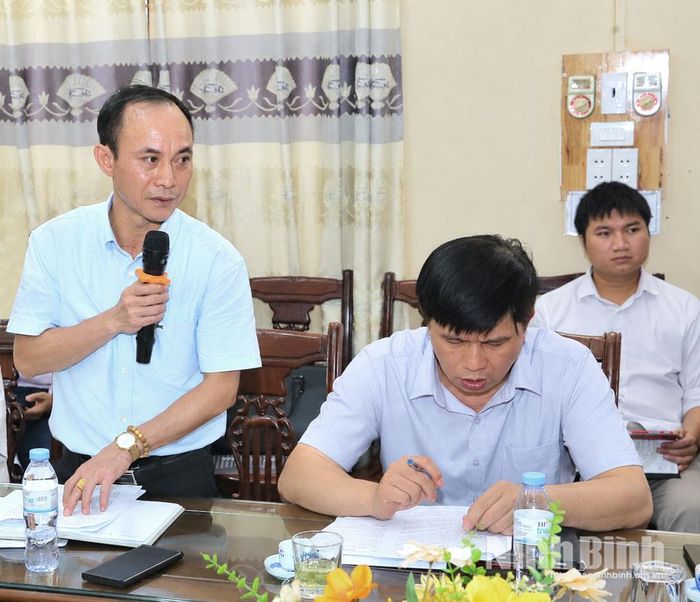 Lãnh đạo Ban Quản lý dự án đầu tư xây dựng số 2 phát biểu tại hội nghị.