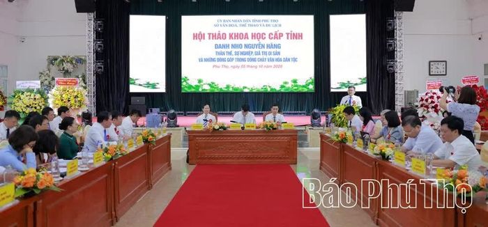 Các đại biểu trong và ngoài tỉnh tham gia hội thảo khoa học về danh nho Nguyễn Hãng.