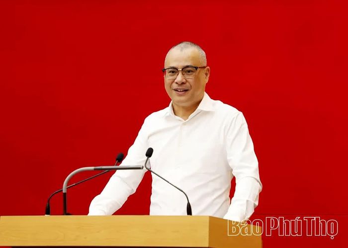 Đồng chí Bí thư Tỉnh ủy Phạm Đại Dương phát biểu, gửi lời chúc mừng và ghi nhận những cống hiến quan trọng của đội ngũ nữ cán bộ, lãnh đạo, quản lý toàn tỉnh.
