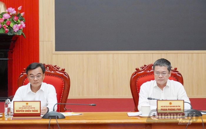 Đồng chí Nguyễn Chiến Thắng, Phó Bí thư Tỉnh ủy, Chủ tịch Ủy ban MTTQ Việt Nam tỉnh và đồng chí Phan Phong Phú, Phó Chủ tịch UBND tỉnh chủ trì buổi làm việc - Ảnh: N.L