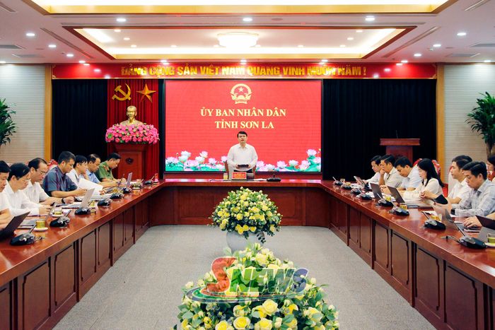 Đồng chí Phó Chủ tịch UBND tỉnh chủ trì cuộc làm việc.