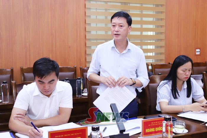 Đồng chí Chủ tịch UBND xã Muổi Nọi phát biểu tại cuộc làm việc.