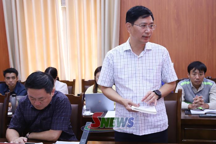 Lãnh đạo Sở Nông nghiệp và Môi trường phát biểu tại cuộc làm việc.
