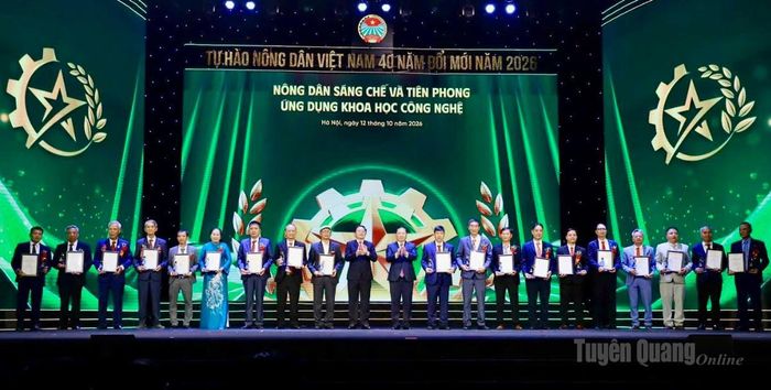 Ông Hoàng Văn Oanh, phường An Tường được tôn vinh trong lĩnh vực Nông dân sáng chế và tiên phong ứng dụng khoa học công nghệ.