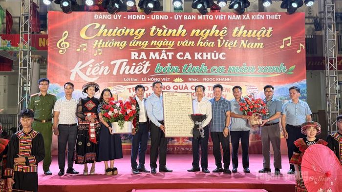 Ra mắt ca khúc “Kiến Thiết – Bản tình ca màu xanh” của tác giả Lê Hồng Việt, Phó Bí thư Thường trực Đảng ủy, Chủ tịch HĐND xã Kiến Thiết.