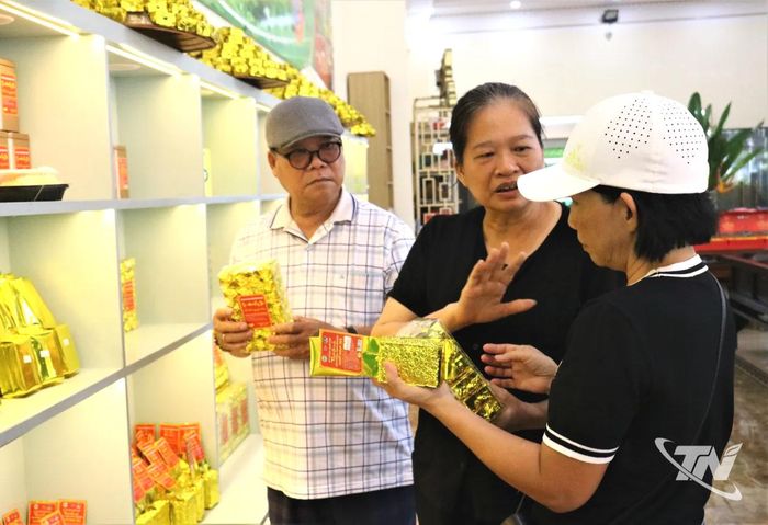 Nhiều sản phẩm chè của Hợp tác xã Tâm Trà Thái Sinh đạt OCOP 4 sao.