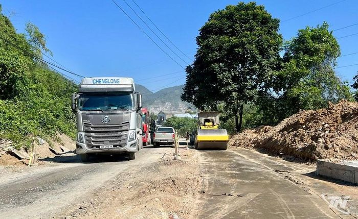Xe tải trọng lớn là một nỗi lo cho tuổi thọ của tuyến đường.
