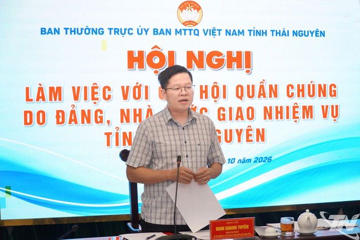 Đồng chí Đinh Quang Tuyên phát biểu kết luận Hội nghị.