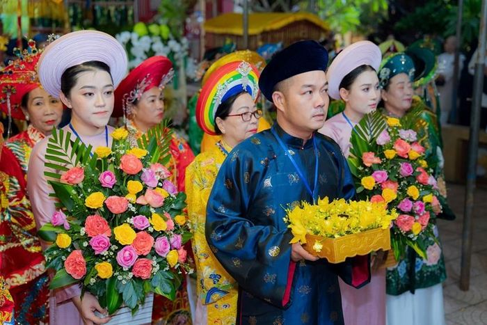 Với thực hành tín ngưỡng, cộng đồng còn giữ tri thức về ý nghĩa, trình tự và giới hạn tiếp cận. 