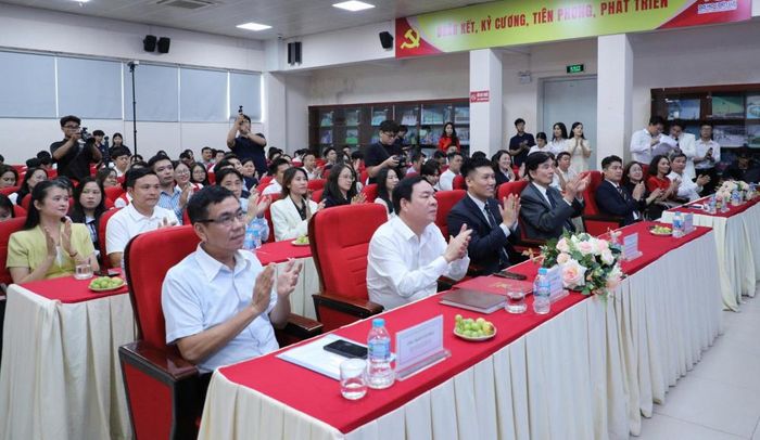Các đại biểu tại chương trình gặp mặt doanh nghiệp nhân Ngày Doanh nhân Việt Nam.