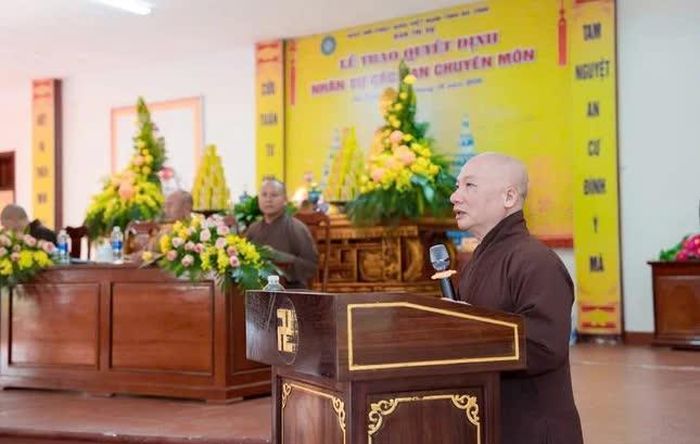 Thượng tọa Thích Chiếu Tuệ phát biểu