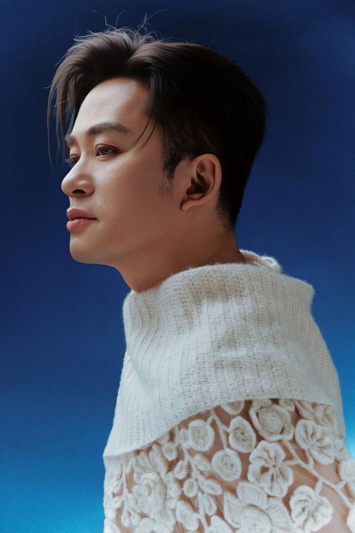 Divo Tùng Dương sẽ thực hiện Live-concert "Bay về phía mặt trời" của Tùng Dương diễn ra lúc 19h30 ngày 19/12.