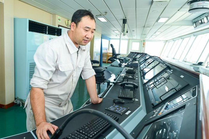 Theo quy định mới, chủ tàu được bố trí thuyền viên đảm nhiệm chức danh kiêm tập sự đối với chức danh cao hơn phù hợp với giấy chứng nhận khả năng chuyên môn.