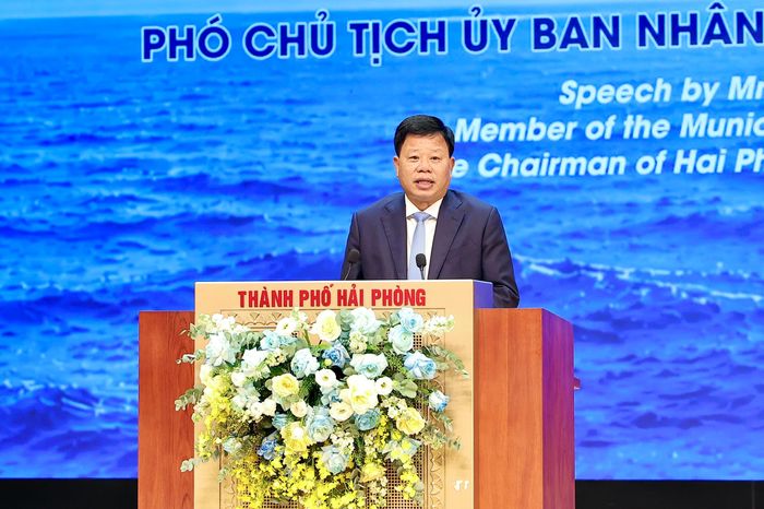 Ông Lê Trung Kiên, Phó chủ tịch UBND TP Hải Phòng phát biểu tổng kết và bế mạc hội nghị.
