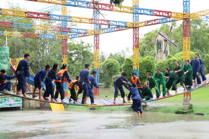 Thời gian qua để thu hút khách du lịch, Sở Văn hóa - Thể thao và Du lịch TP Cần Thơ tổ chức nhiều chương trình, lễ hội với nét riêng sông nước miền Tây. 