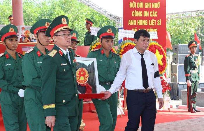 Tỉnh Quảng Ngãi làm lễ truy điệu, an táng cho 9 anh hùng liệt sĩ được tìm thấy ở xã Đặng Thuỳ Trâm và xã Ba Động tại nghĩa trang liệt sỹ xã Ba Động.