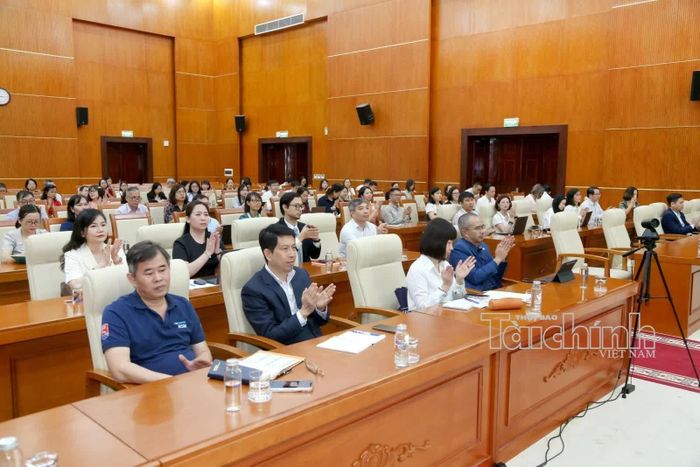 Các đại biểu tham dự tại điểm cầu Bộ Tài chính (số 6 - 8 Phan Huy Chú). Ảnh: Đức Minh