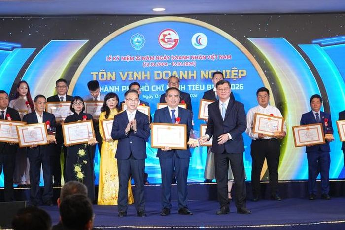  Lễ tôn vinh ghi nhận những doanh nghiệp duy trì tăng trưởng, tạo việc làm và đóng góp cho ngân sách, an sinh xã hội của TP.HCM. 