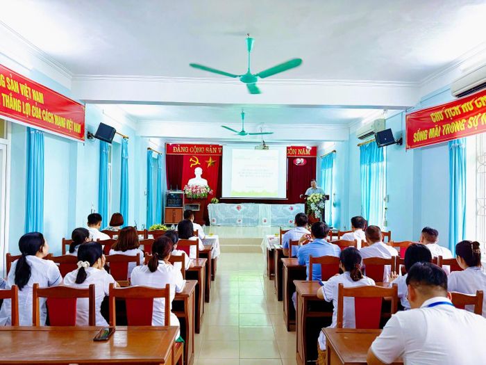 Buổi khai mạc lớp đào tạo chuyển giao “Kỹ thuật thực hiện các liệu pháp phục hồi chức năng tâm thần” theo Đề án 1816. Ảnh: Bệnh viện Tâm thần Nam Định