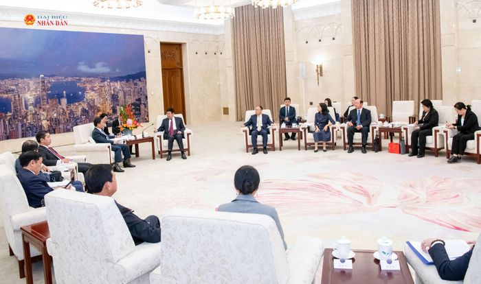 Quang cảnh cuộc làm việc