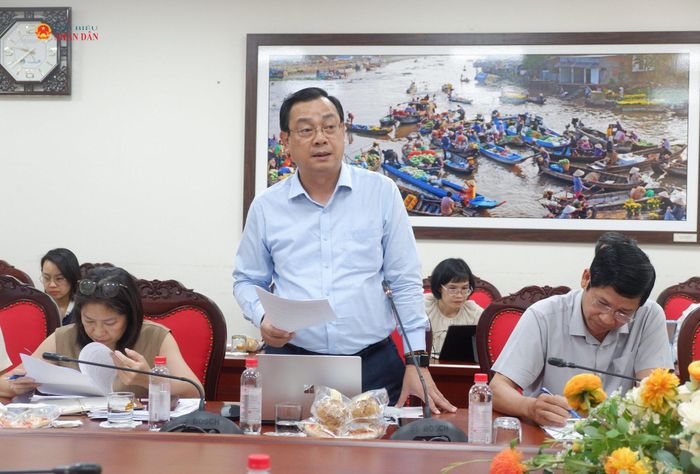 Cục trưởng Cục Du lịch Quốc gia Việt Nam Nguyễn Trùng Khánh trình bày dự thảo Nghị quyết