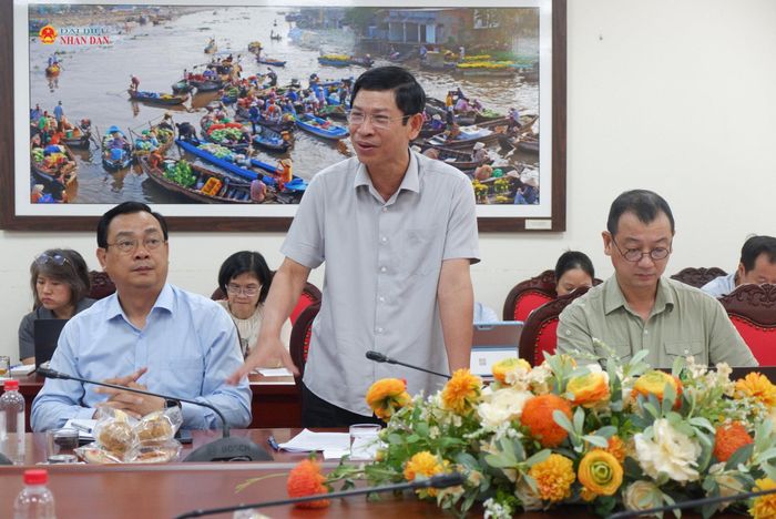 Thứ trưởng Bộ Văn hóa, Thể thao và Du lịch Hồ An Phong phát biểu tại cuộc làm việc