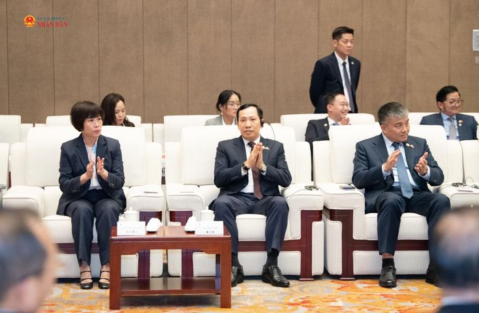 Các đại biểu tham dự cuộc tiếp