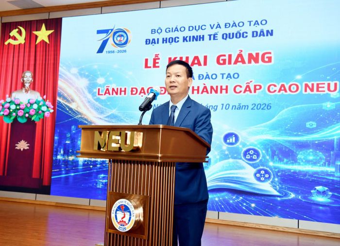 TS. Cấn Anh Tuấn – Giám đốc Trung tâm Đào tạo liên tục giới thiệu chương trình đào tạo