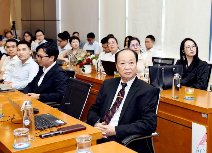 Lãnh đạo và các học viên tại chương trình
