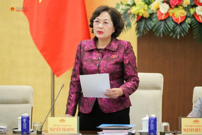 Phó Chủ tịch Quốc hội Nguyễn Thị Hồng phát biểu tại phiên họp
