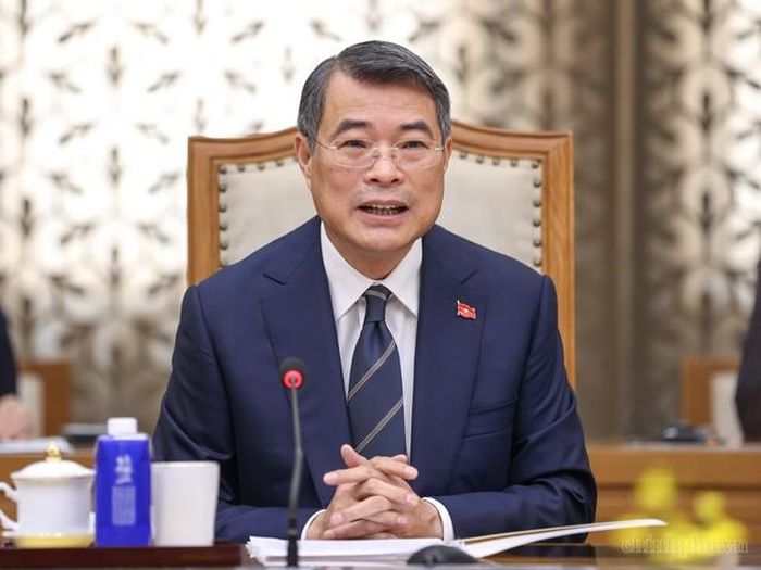 Thủ tướng Lê Minh Hưng đề nghị hai bên tăng cường trao đổi về các vấn đề chiến lược. Ảnh: VGP.