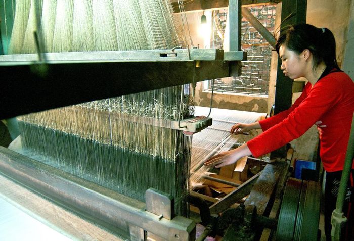 Nghề dệt lụa truyền thống tại Vạn Phúc, một trong những điểm đến dự kiến có hoạt động tham quan, trải nghiệm trong khuôn khổ Festival.Ảnh: MH