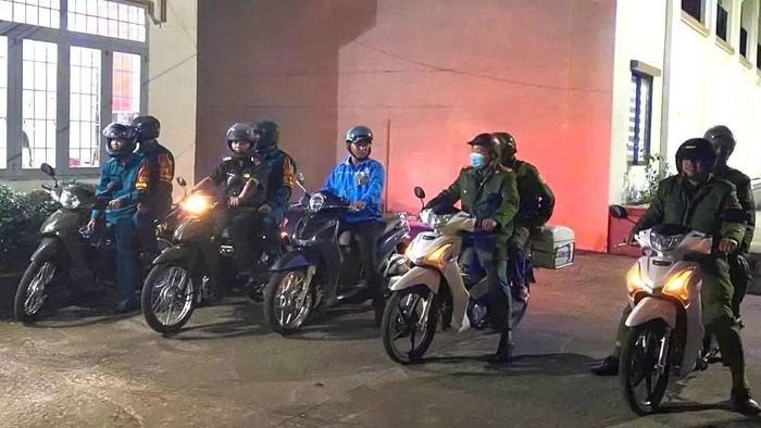 Công an xã Kiến Đức ra quân tuần tra, kiểm soát đảm bảo an ninh trật tự trong mùa thu hoạch cà phê.