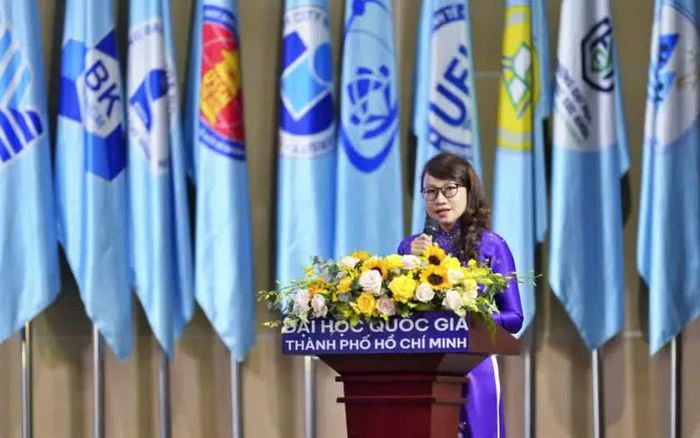 Ủy viên Trung ương Đảng, GS.TS Nguyễn Thị Thanh Mai, Giám đốc Đại học Quốc gia Thành phố Hồ Chí Minh