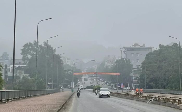 Ngày 14/10/2026 sáng sớm có sương mù nhẹ vài nơi, ngày trời nắng, đêm và sáng trời lạnh.